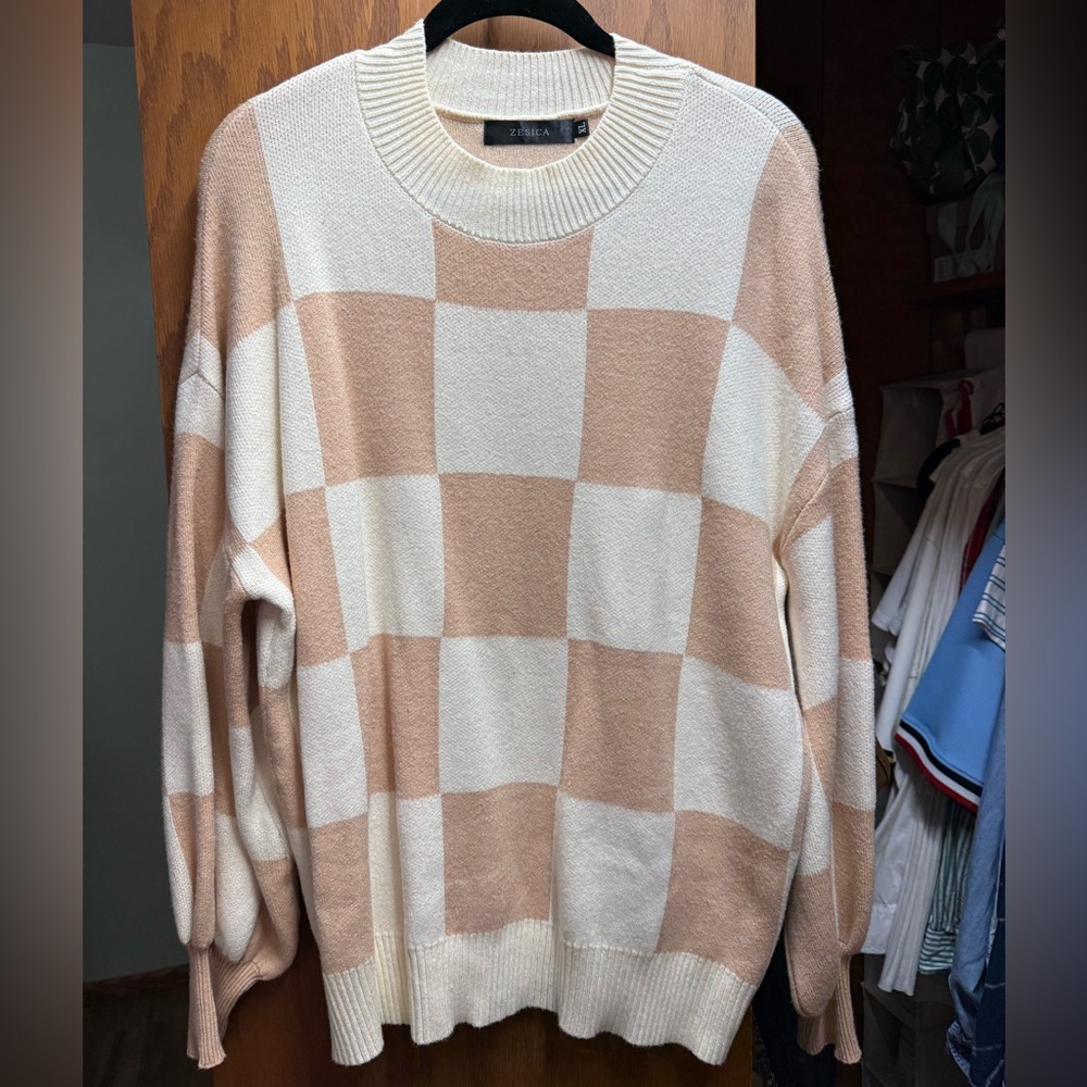 Zesica Cream and Tan Knit Sweater